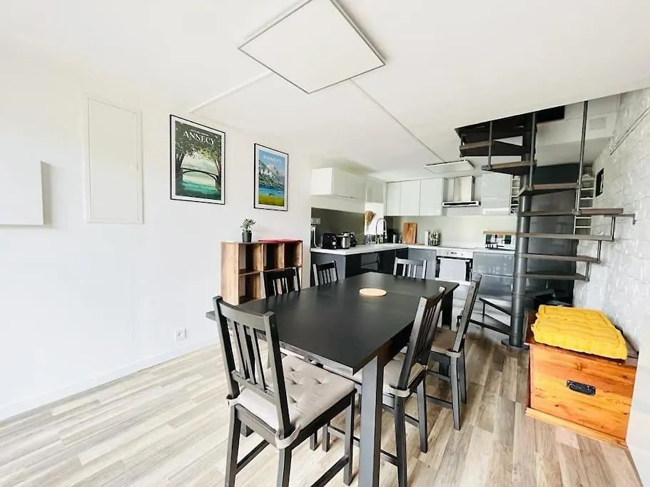 Charmante Maisonnette Avec Terrasse Et Jolie Vue - 5 Min A Pied Du Lac Annecy Daire